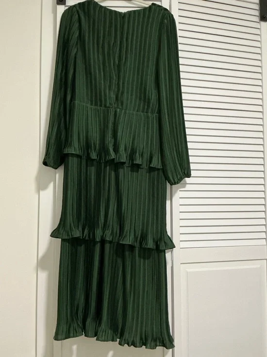 Petal & Pup Emerald Green Tiered Midi Dress - Picture 5 of 5